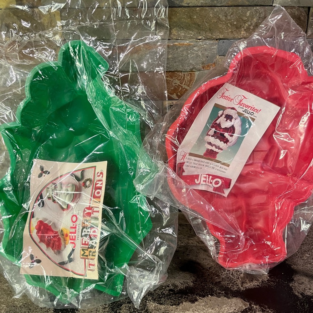 Vintage Holiday Holly Christmas Jello Molds Set of 2 Tree & Santa Claus Plastic